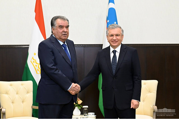 Uzbekistan, Tajikistan Presidents hold a meeting on the sidelines of the CIS Summit
